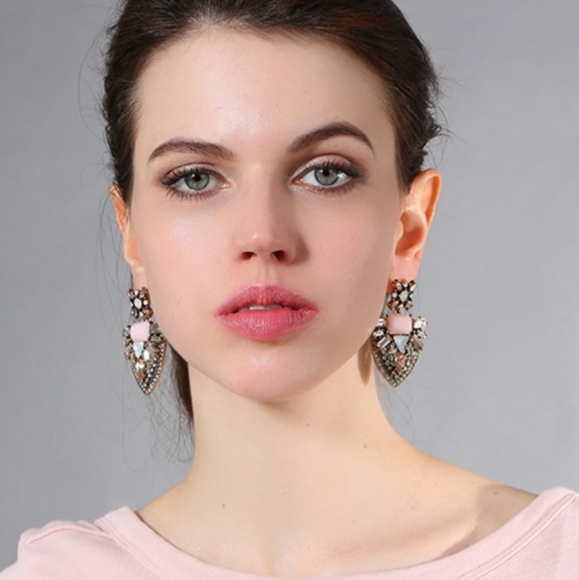 🎉💝BRAND NEW🎉Antique Gold Statement Earrings🎉💝 - Picture 5 of 8